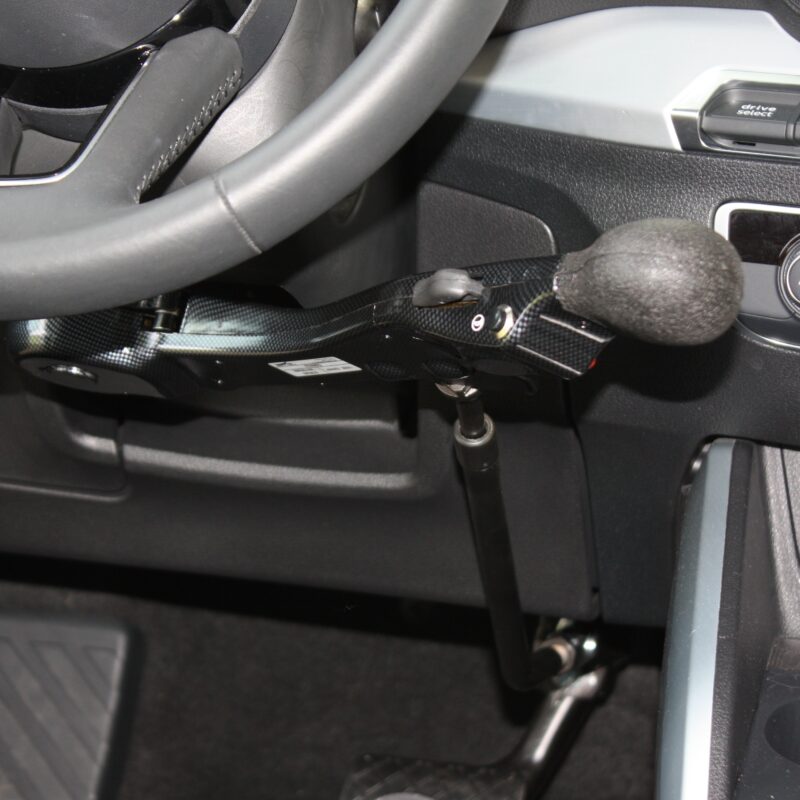 Freno acceleratore manuale FS2001 montato su un volante