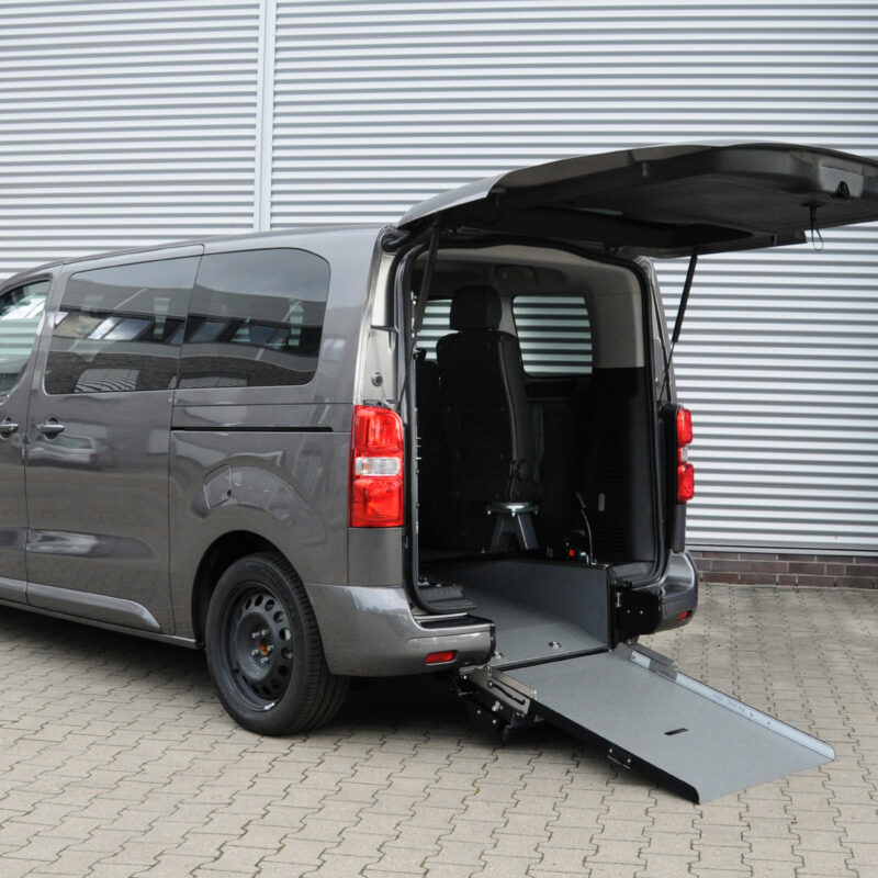 Citroën Spacetourer L2 L3 A, furgone accessibile con rampa posteriore