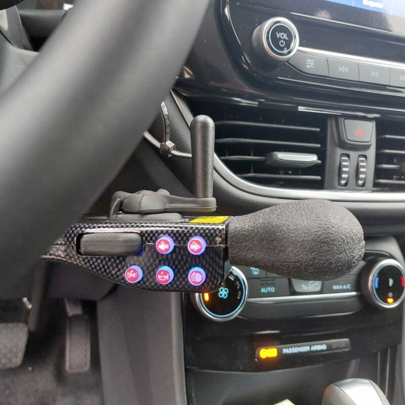 Monoleva freno-acceleratore FS2005L installata su un volante d'auto